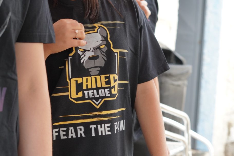 Camiseta Fear the Paw Camiseta Fear the Paw